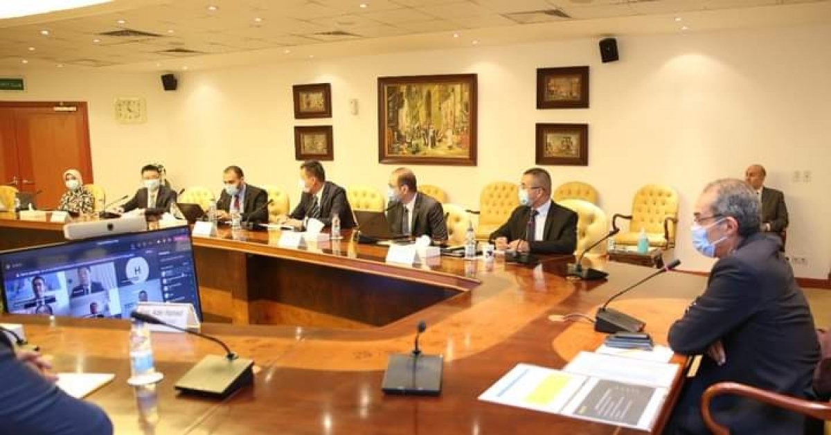 طلعت: يبحث التعاون مع شركة هواوي فى مجالات تطوير خدمات الاتصالات ودعم ريادة الأعمال