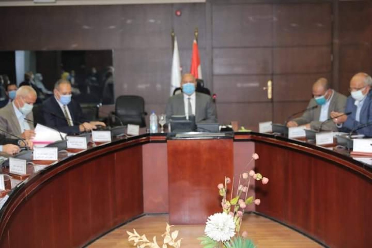 وزير النقل يتابع أعمال نقل المرافق المتعارضة مع أعمال تطوير الطريق الدائري حول القاهرة 