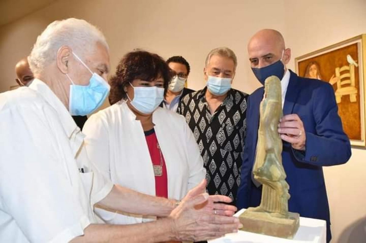 وزيرة الثقافة تفتتح الدورة ٥٩ من صالون القاهرة بقصر الفنون 