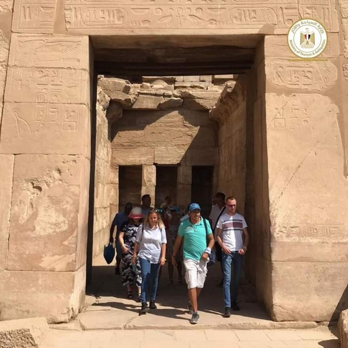 تزامنًا مع استئناف السياحة الثقافية.. توافد مجموعات سياحية من دول مختلفة الى الأقصر