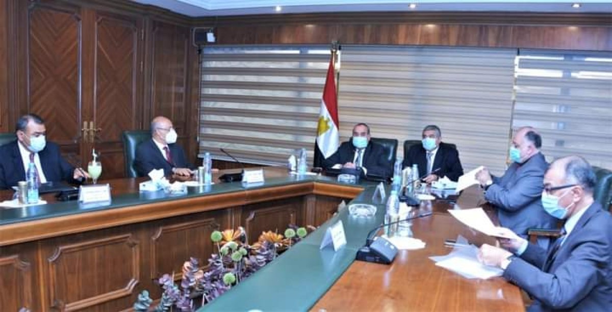 محمد منار: رفع درجة الاستعدادت بالمطارات المصرية لمواجهة حالة الطقس التى تمر بها البلاد 