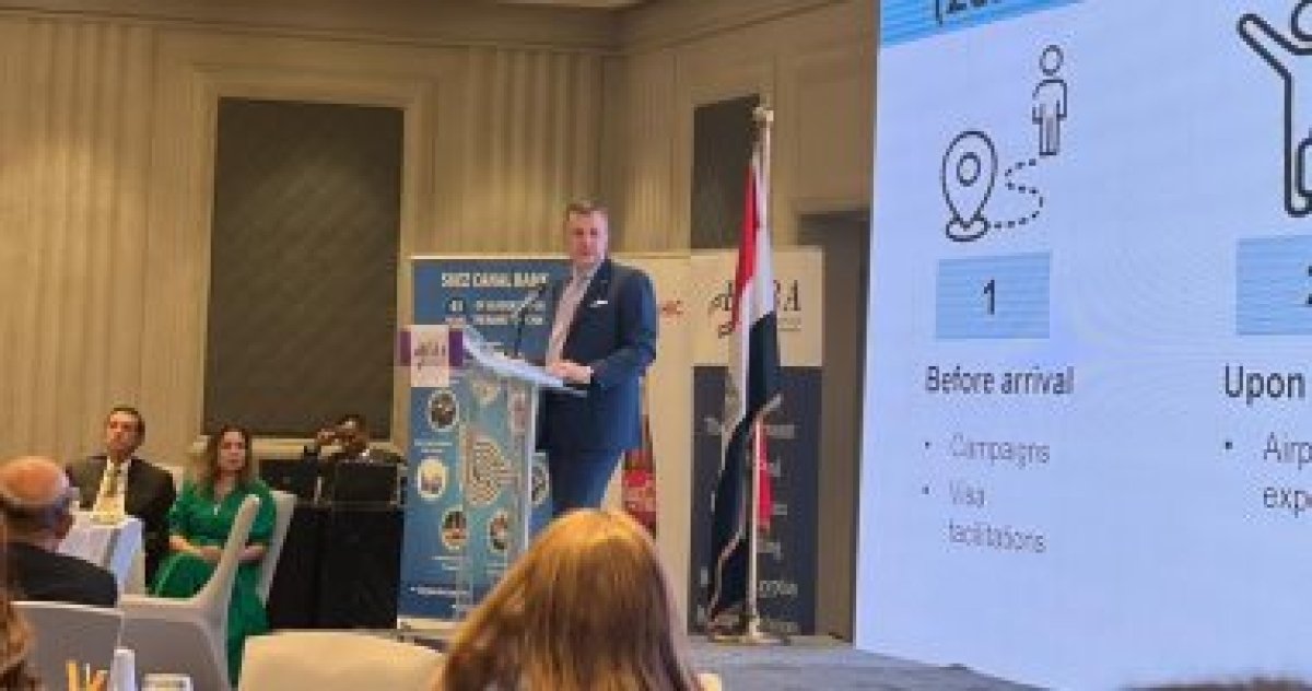 وزير السياحة يستعرض خطط الترويج للمقصد السياحي المصري