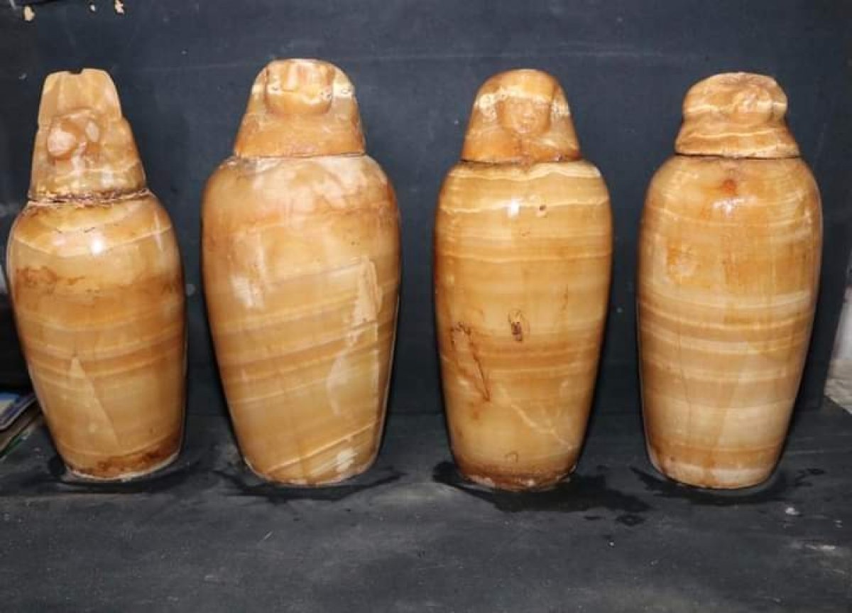 الكشف عن مقبرة المشرف على الخزانة الملكية "بادى است" بمنطقة آثار الغريفة بتونا الجبل بالمنيا