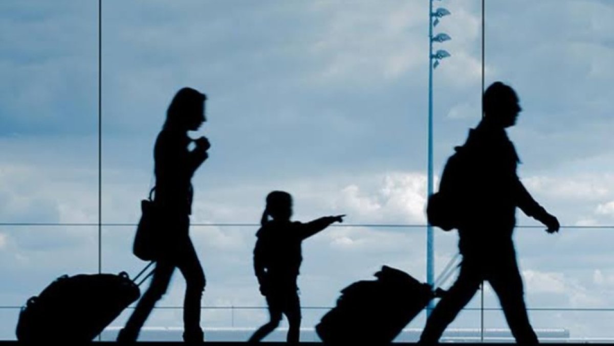 لا تنسى تلك الضروريات في سفرك.. قائمة بأشياء لا غنى عنها لكل مسافر