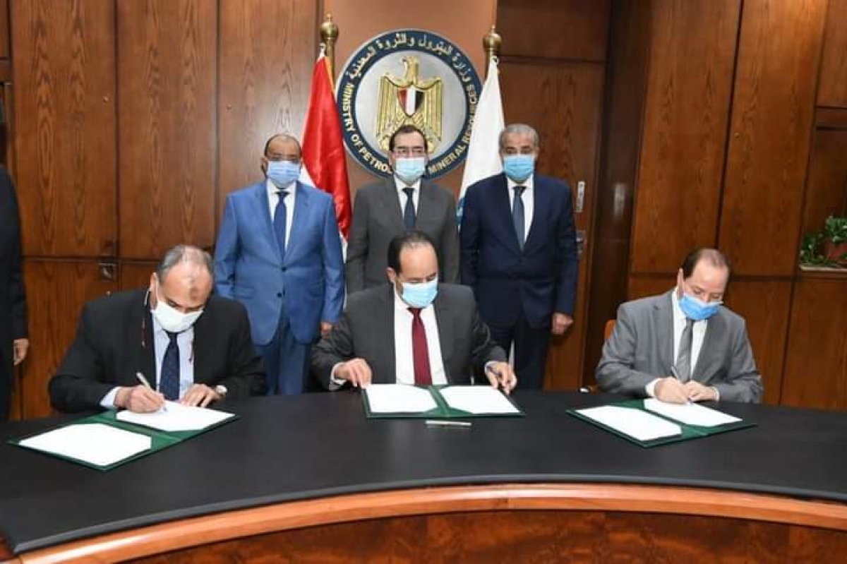 بروتوكول تعاون بين البترول والتموين والتنمية المحلية لتوصيل الغاز الطبيعي للمخابز البلدية