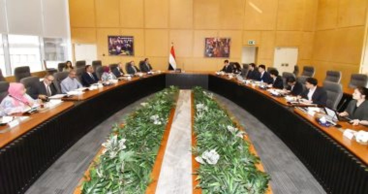 مساعد وزير الإسكان يجتمع مع وفد كوري لمناقشة خطة تحويل مدينة بدر لمدينة ذكية