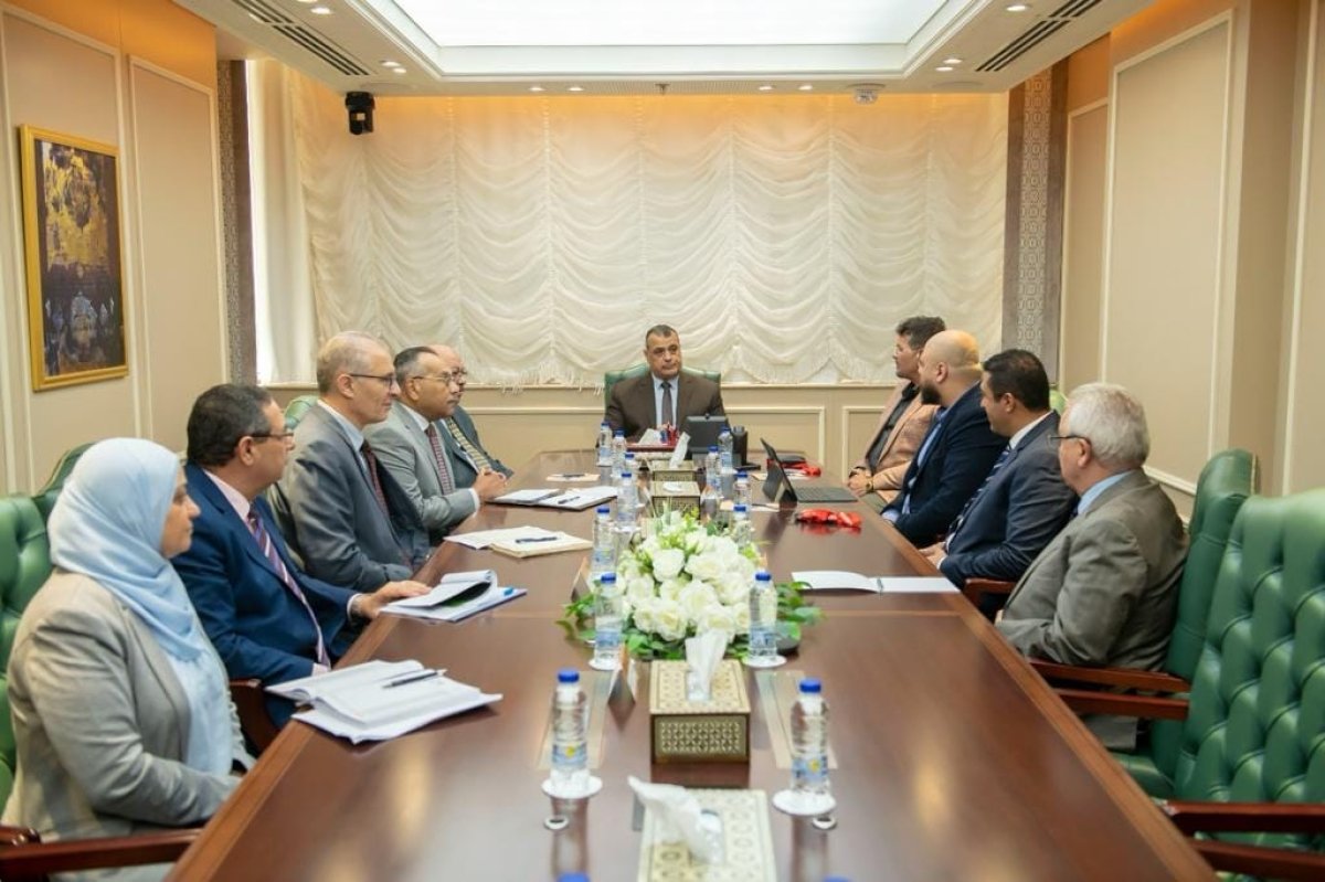 وزير لإنتاج الحربي يستقبل ممثلي شركة «استشارة للتنمية الصناعية» والمدن الذكية لمناقشة سبل التعاون