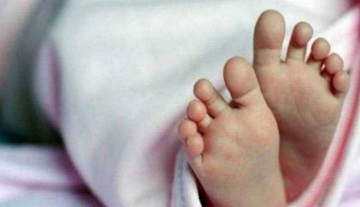 توفى نتيجة الجوع الشديد.. تجديد حبس والدي رضيع طوخ 15 يوما 	