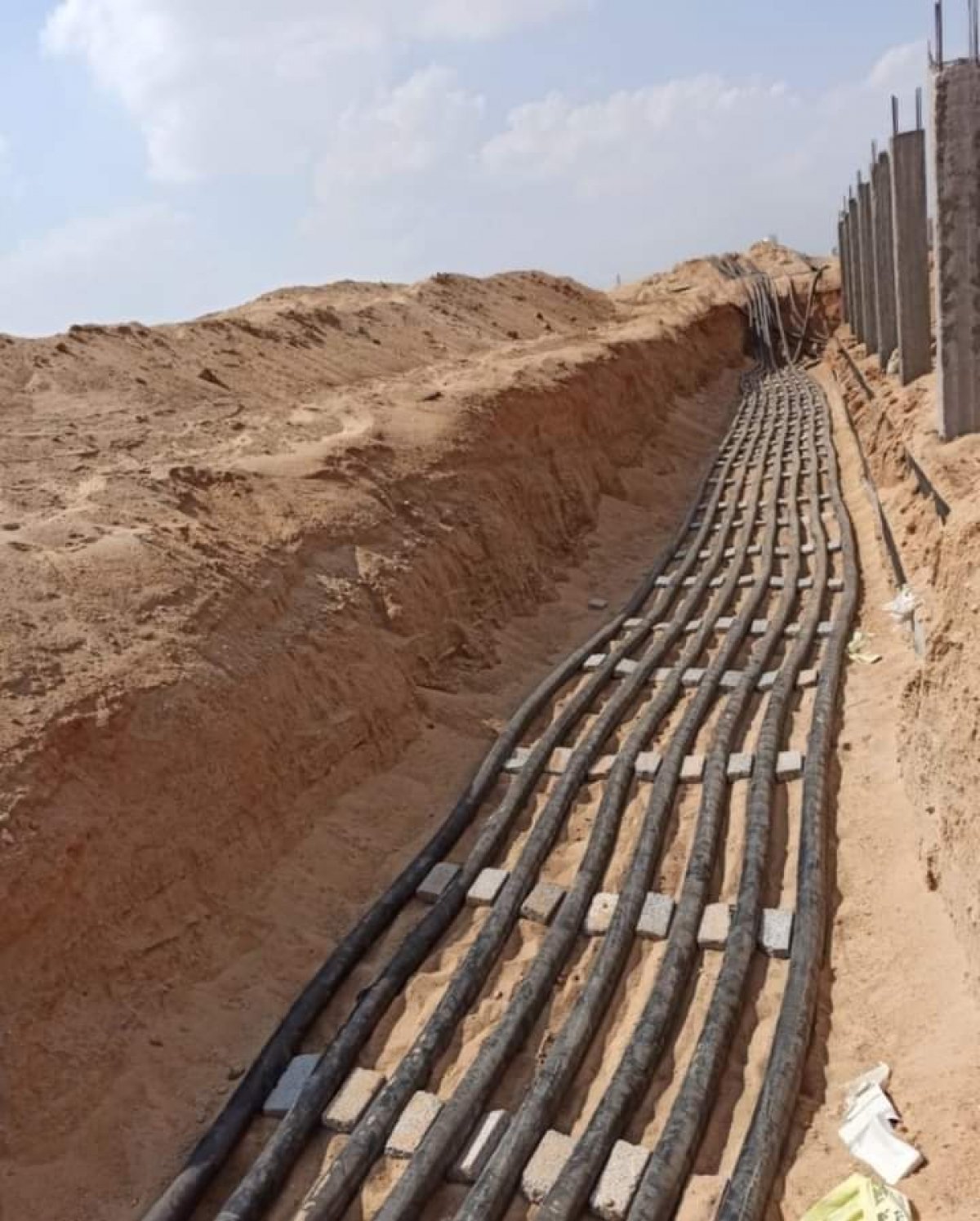 وزير الإسكان: جارٍ تنفيذ شبكة كهرباء المنطقة الصناعية الثامنة على مساحة 1500 فدان بمدينة السادات