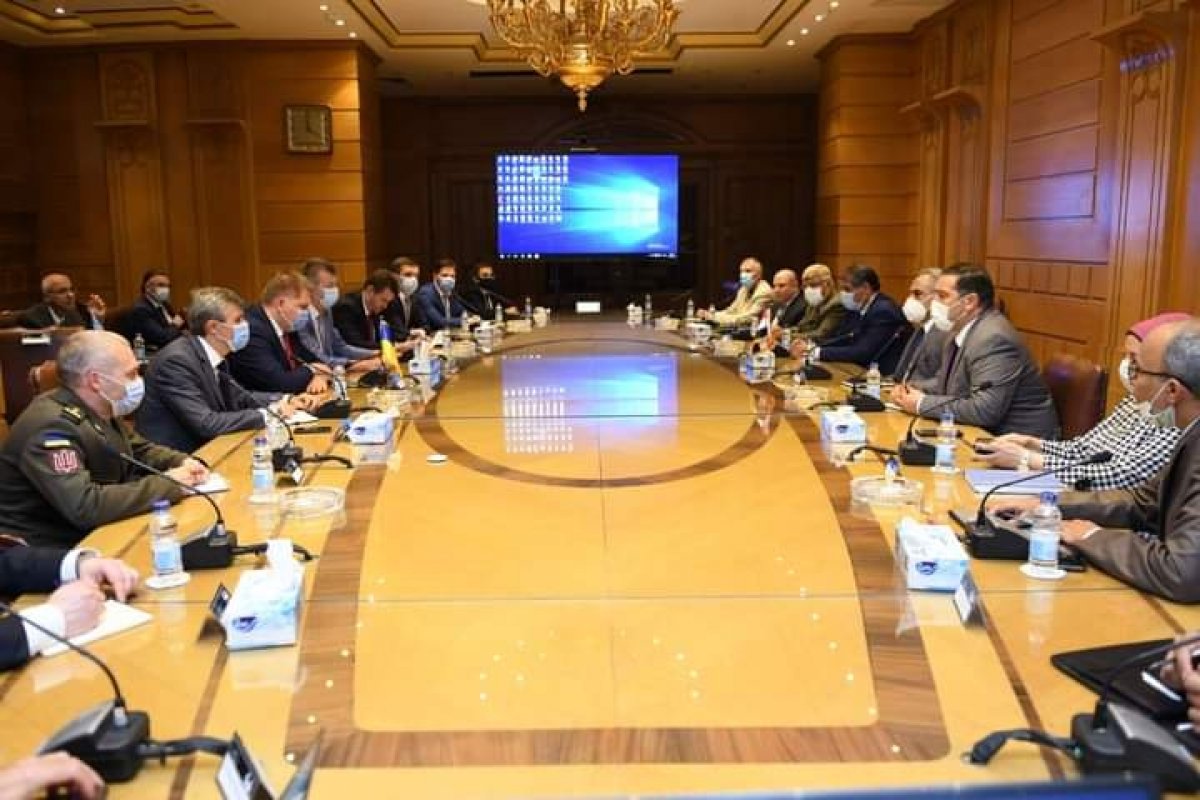 بحث سبل تعزيز التعاون المشترك بين "الإنتاج الحربي" والشركات الأوكرانية