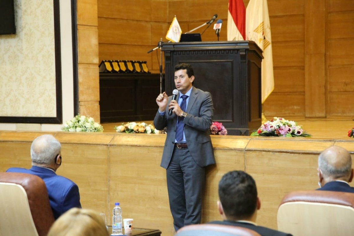 وزير الشباب والرياضة يفتتح مؤتمر "عبور أكتوبر" بمركز التعليم المدني بالجزيرة