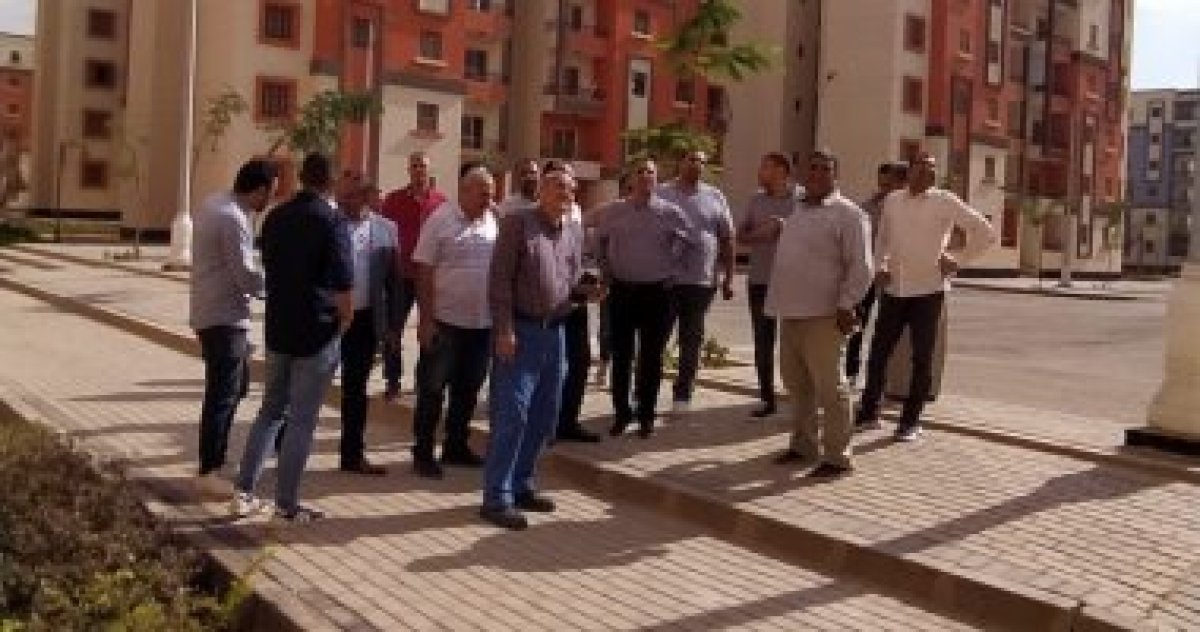 رئيس مدينة حدائق العاصمة يتفقد أعمال الطرق بمبادرة «سكن لكل المصريين» 