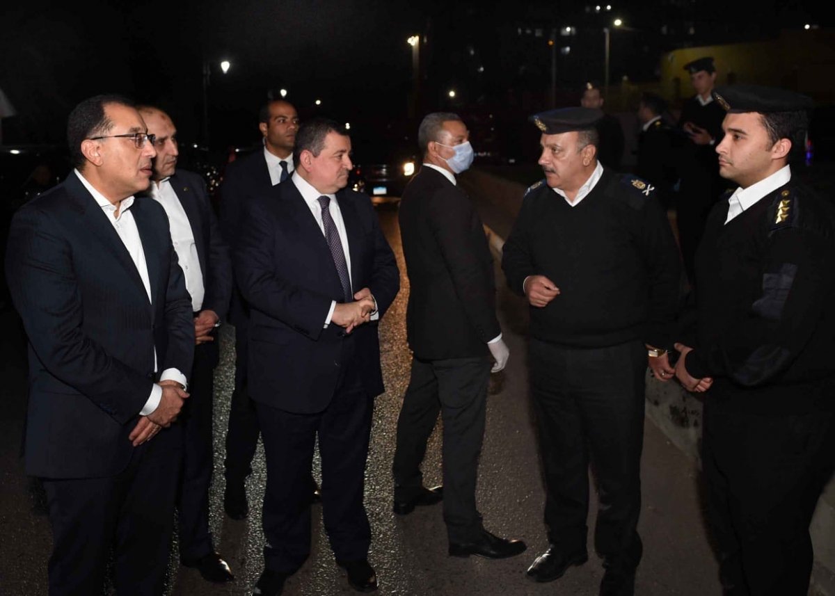 رئيس الوزاراء فى جولة تفقدية لمتابعة اجراءات تنفيذ حظر التجوال