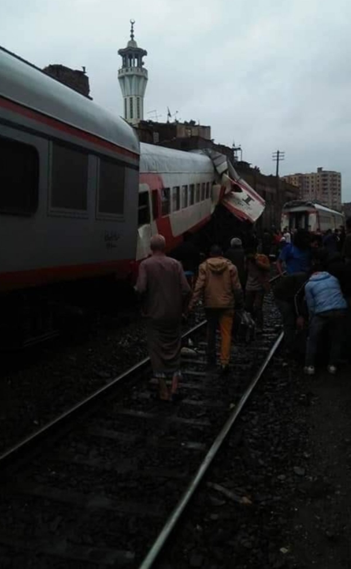 تصادم قطارين قادمين من الصعيد بالقاهرة 