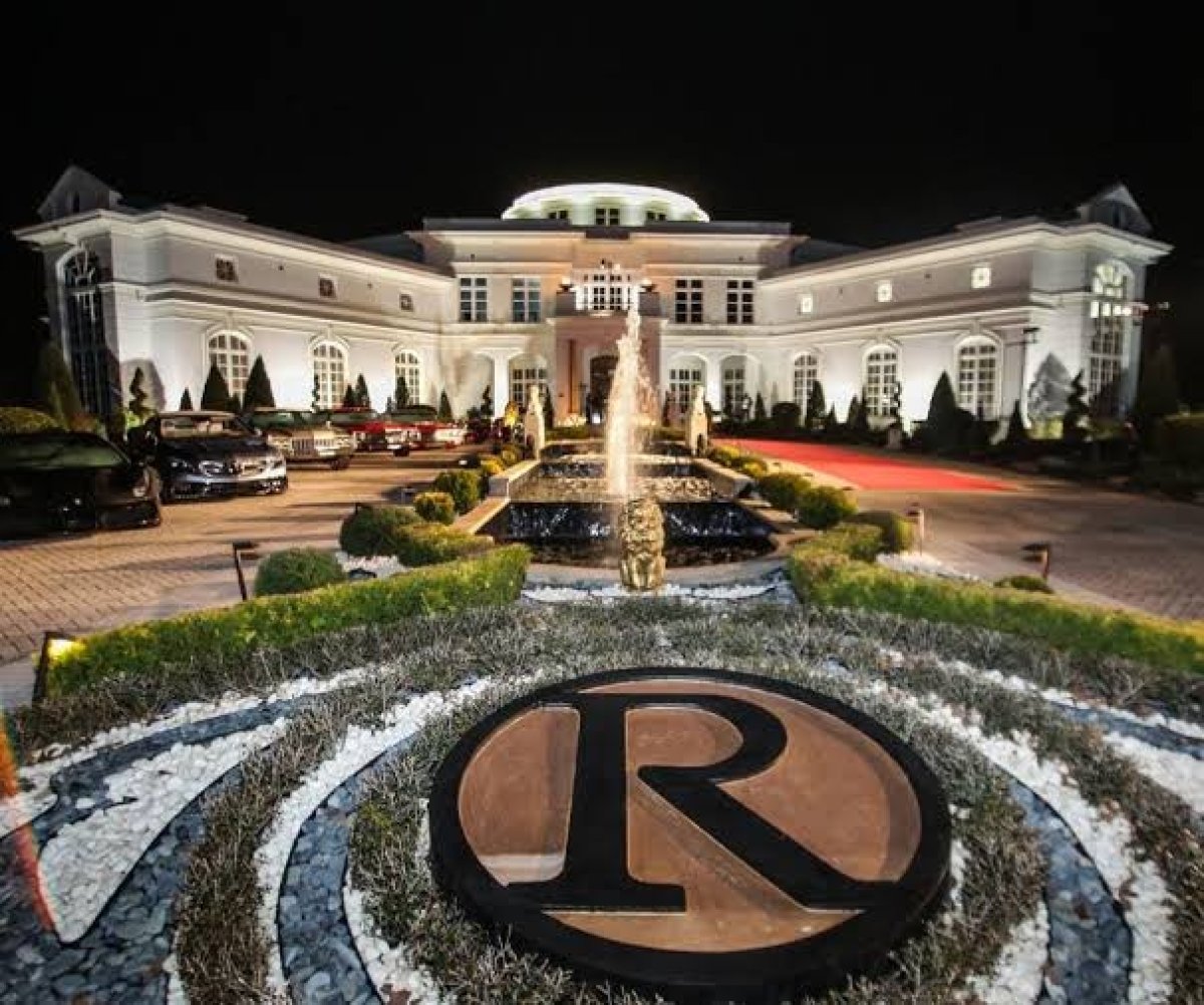  بقيمة 658 مليون دولار.. أغلى 10 صفقات عقارية للمشاهير حول العالم في 2023.. أعرف التفاصيل