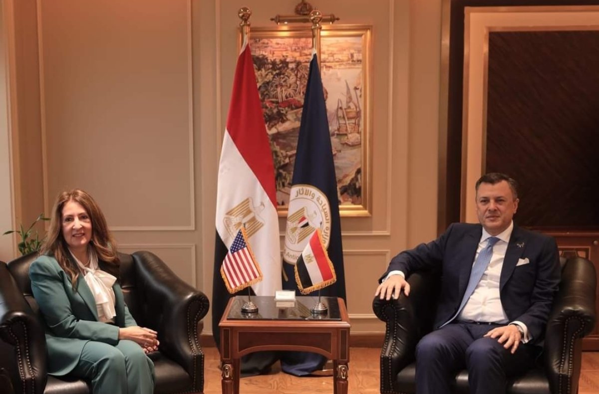 《عيسى》 يبحث مع سفيرة الولايات المتحدة تعزيز سبل التعاون على المستوى السياحي والأثري