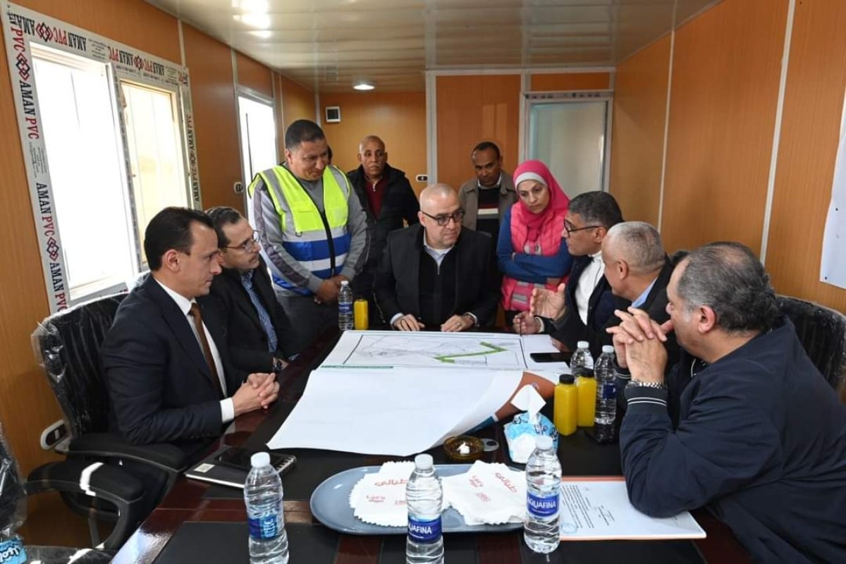 وزير الإسكان يعقد اجتماعا بمنطقة الحزام الأخضر بمدينة 6 أكتوبر لمتابعة موقف طلبات تقنين أوضاع الأراضي 