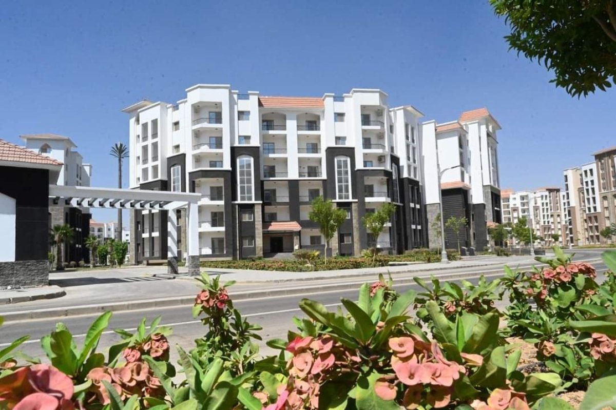 رئيس الوزراء يكلف بسرعة اتخاذ إجراءات تخصيص وتسليم وحدات R3 للموظفين الراغبين من المنتقلين للعاصمة الإدارية