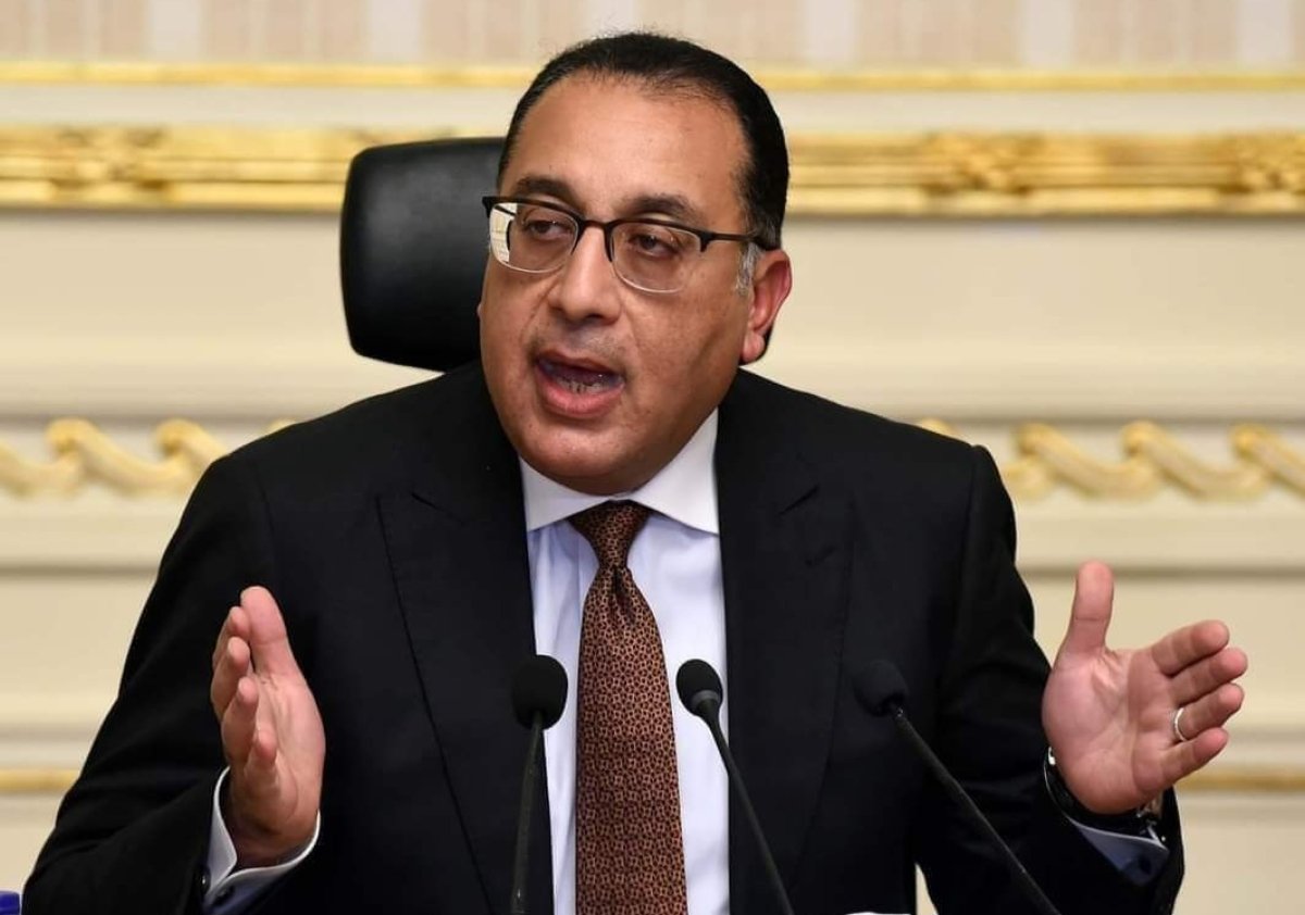 رئيس الوزراء يُهنئ وزير الداخلية بعيد الشرطة