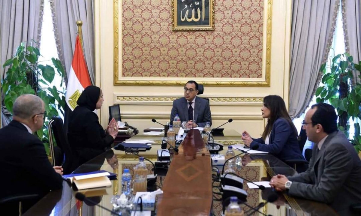 مدبولي: استمرار عجلة الإنتاج يوفر احتياجات المواطنين من السلع الغذائية والأدوية