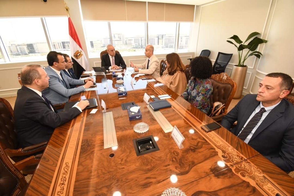 وزير الإسكان يستعرض مع مسئولي «الهابيتات» التحضيرات لاستضافة مصر للمنتدى الحضري العالمي «WUF12»
