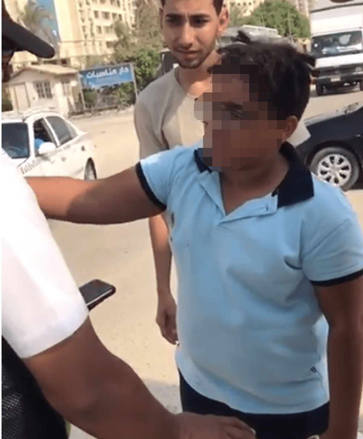 احالة طفل المرور و3 من أصدقائه بتهمة الإساءة لرجل شرطة للمحاكمة 