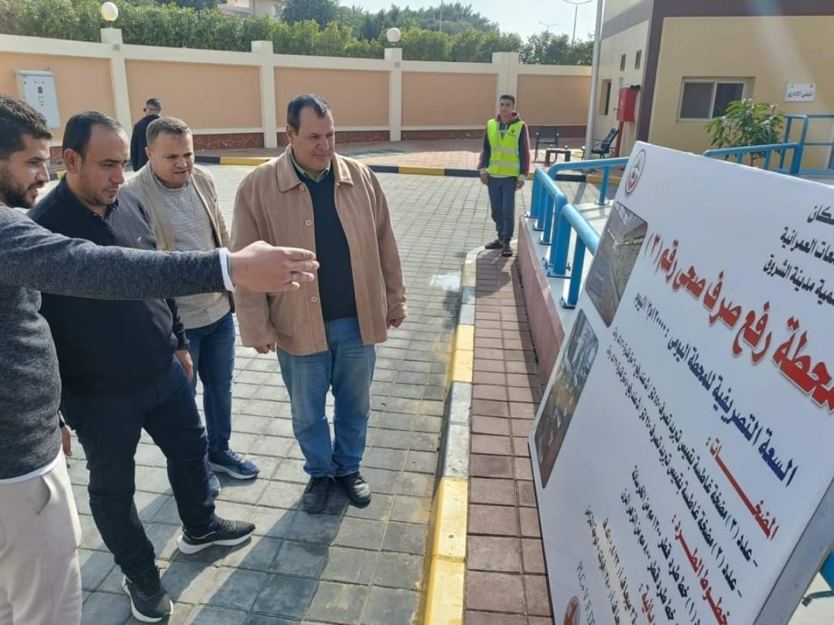 وزير الإسكان يتابع موقف مشروعات المرافق والطرق والتطوير الجارية بمدن القاهرة الجديدة وبدر والشروق