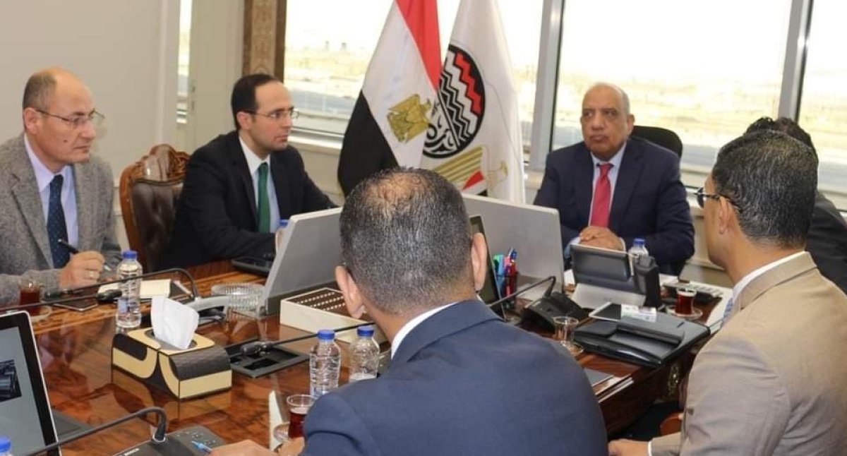 قطاع الأعمال: تعظيم عوائد المواد الخام والموارد الطبيعية بإقامة صناعات تحويلية جديدة