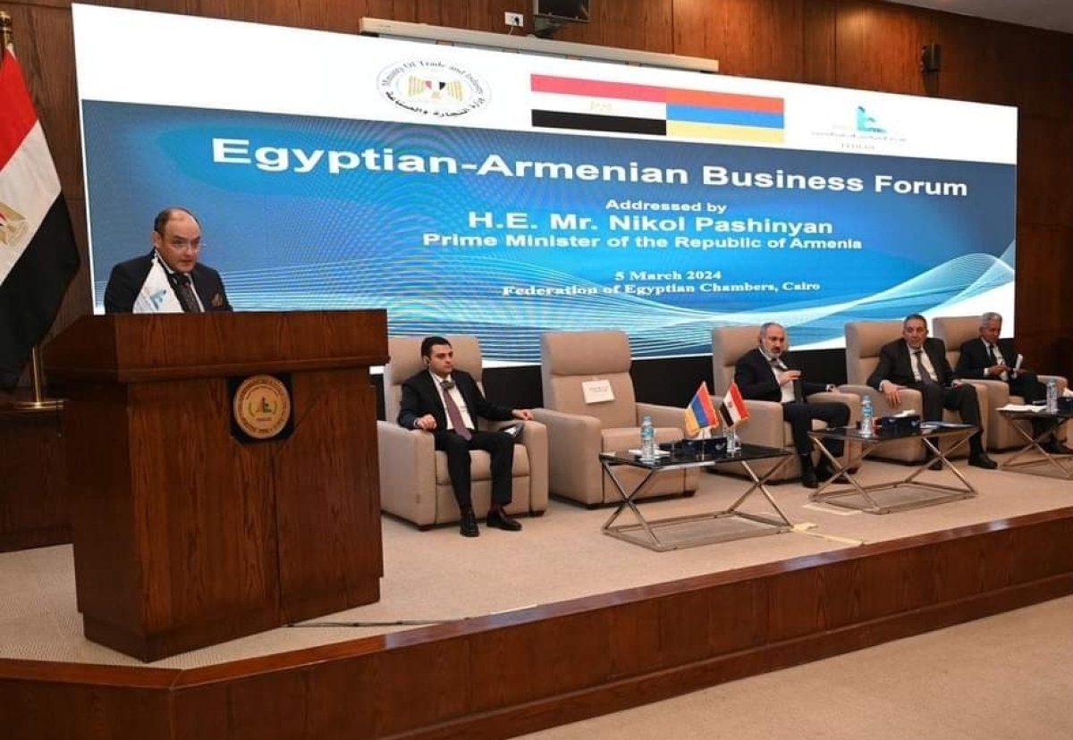 عاجل.. سمير: الموقع الجغرافي لأرمينيا وصناعاتها المزدهرة وسوقها الكبير يجعلها شريكًا جذابًا للشركات المصرية