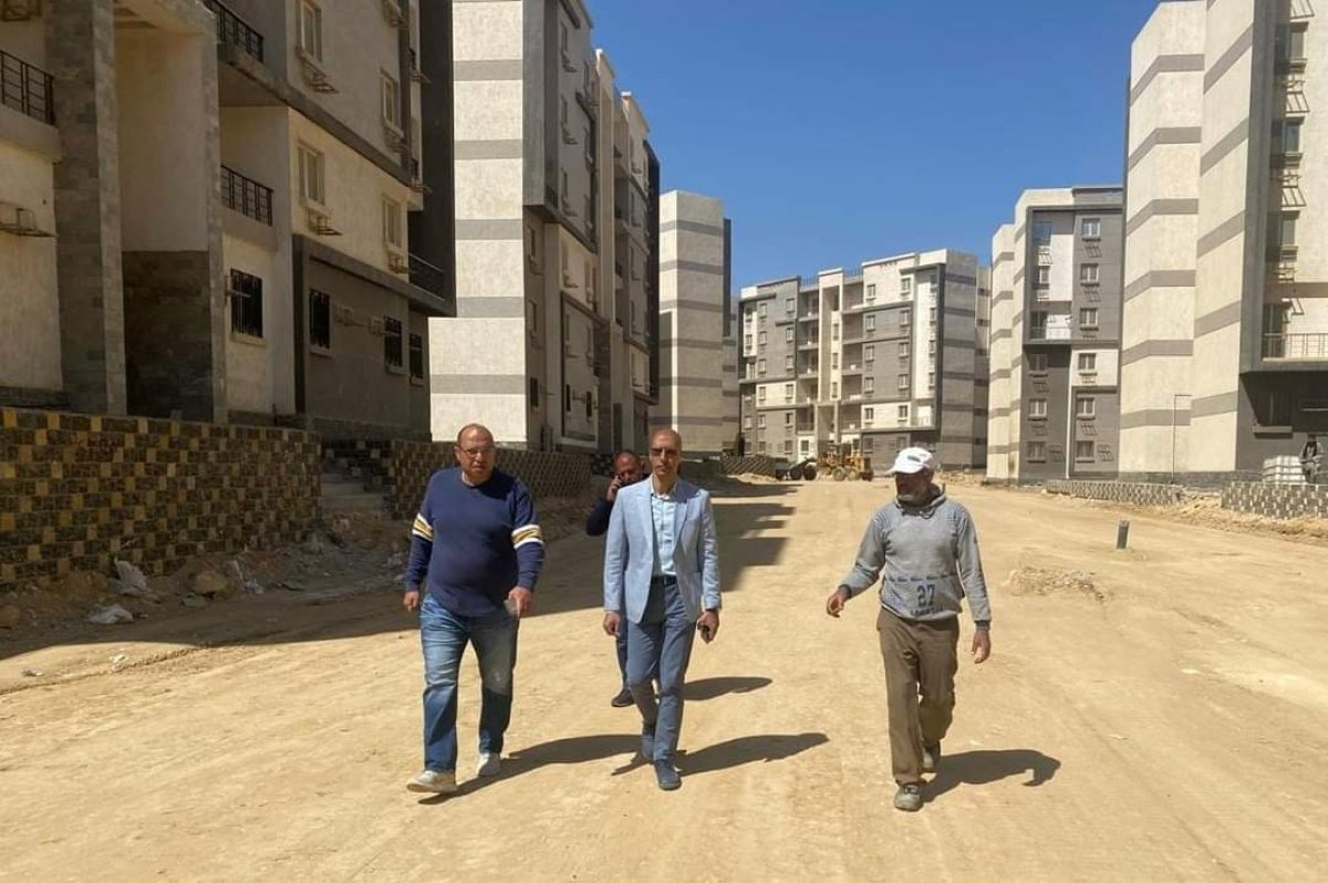 وزير الإسكان يتابع موقف مشروعات الإسكان والطرق والمرافق بعددٍ من المدن الجديدة