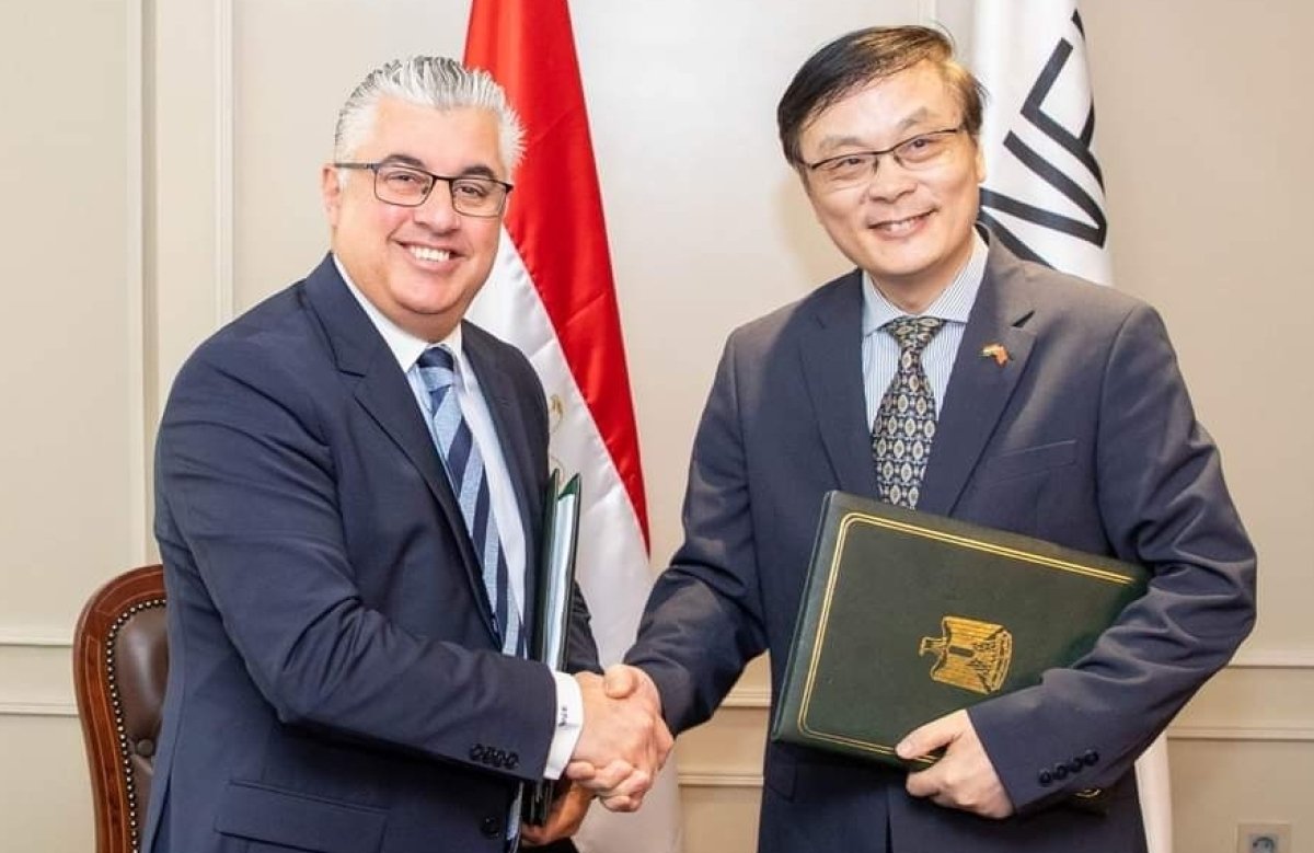 اقتصادية قناة السويس توقع اتفاقية لإنشاء مركز للتدريب المهني بالتعاون مع الصين