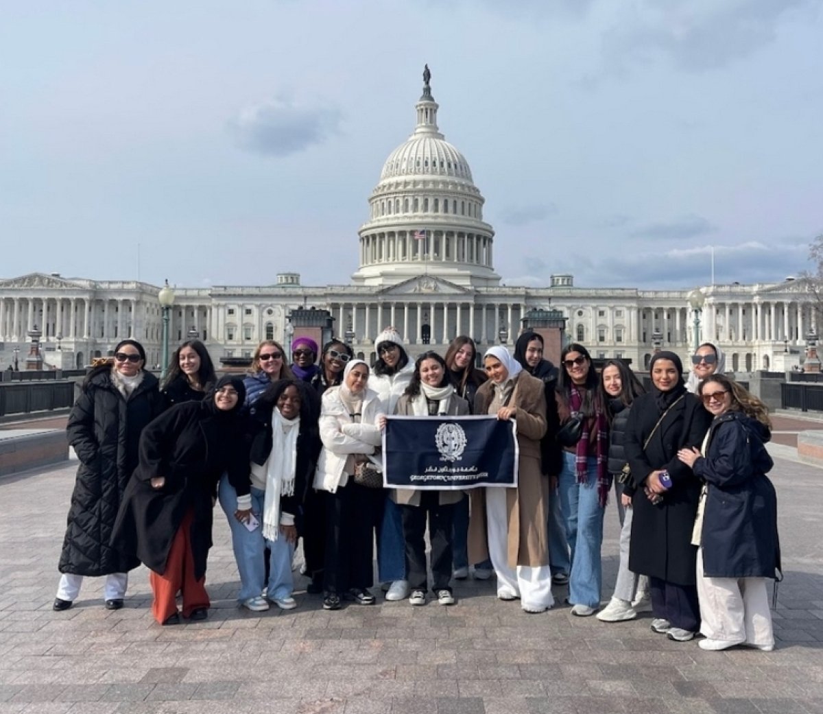 طلاب من جامعة جورجتاون في قطر يشاركون في رحلات تعليمية لاكتساب المعارف العملية