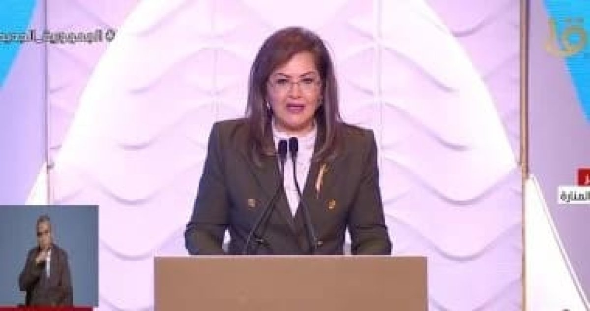 وزيرة التخطيط للرئيس السيسي: «شكرا على منظومة قيم تحترم المرأة» وتعلن ارتفاع نسبة الإناث بالجهاز الإداري للدولة