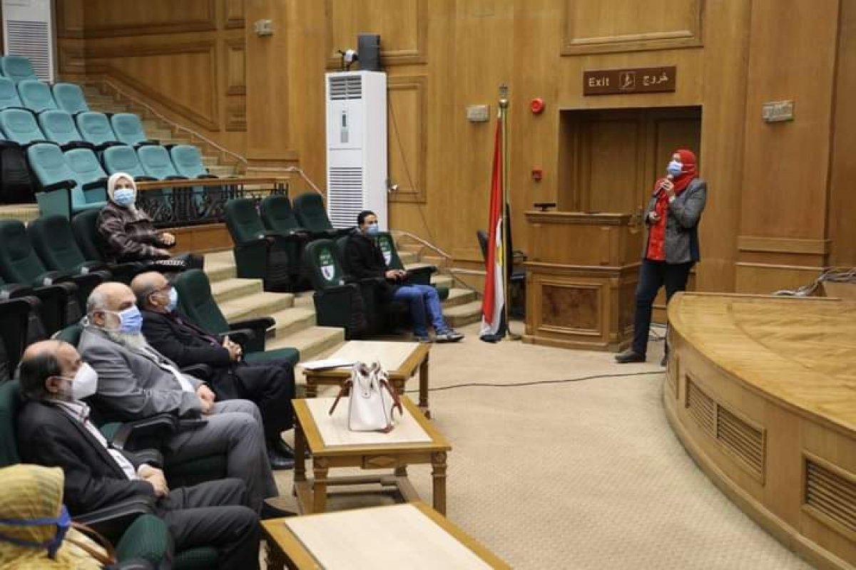 الصحة تنظم ويبينار علمي لنقل بروتوكولات علاج فيروس كورونا المستجد إلى الأطقم الطبية بالسودان