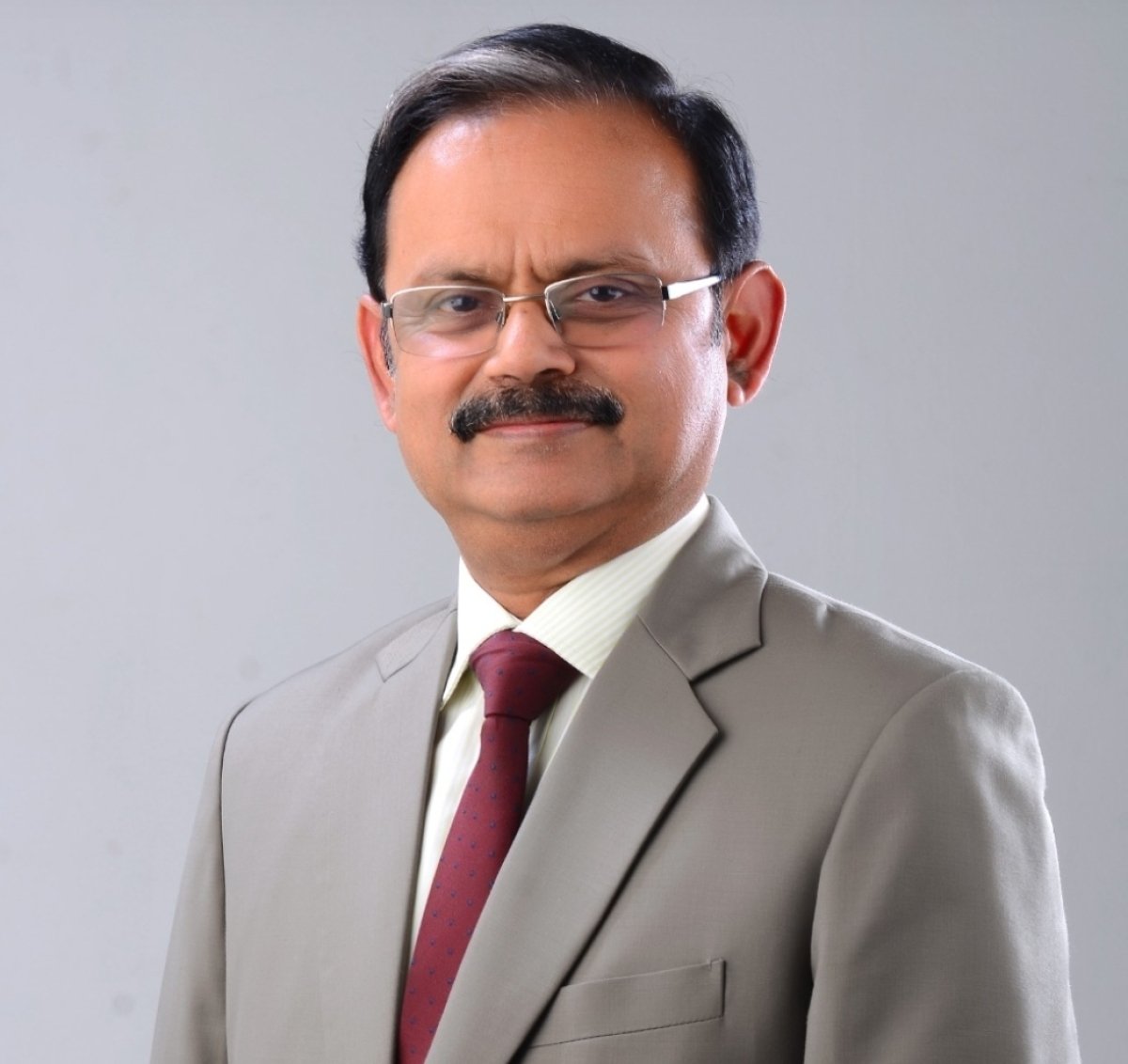 أيزون إكسبيرينس تتوسع في المملكة المتحدة وتستحوذ على《EC Outsourcing》