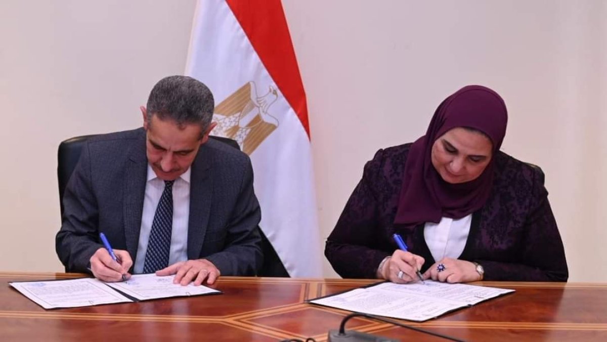 «التضامن» توقع عقد تمليك مقر لبنك ناصر الاجتماعي بمنطقة أبراج عبد المنعم رياض الاستثمارية بطنطا