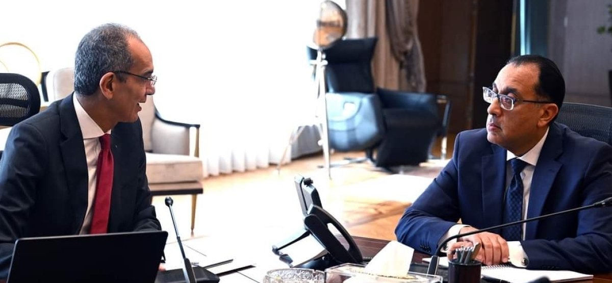 رئيس الوزراء يتابع مع وزير الاتصالات مستجدات بعض مشروعات الوزارة