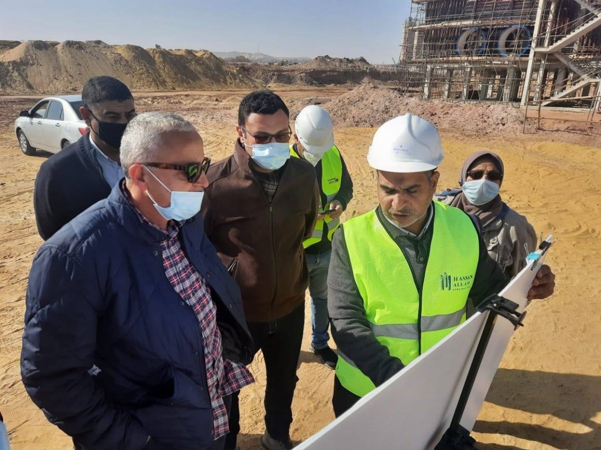 مسئولو "الإسكان" يتفقدون مشروعات الطرق والمرافق ورفع كفاءة الأحياء السكنية  بمدينة 6 أكتوبر