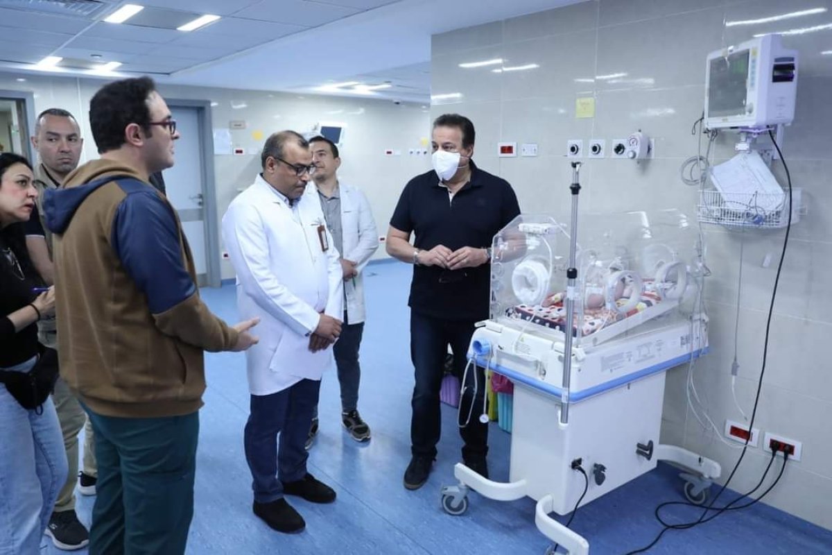 مع أول أيام عيد الفطر .. وزير الصحة يطمئن على سير العمل بمستشفى كفر شكر في القليوبية 