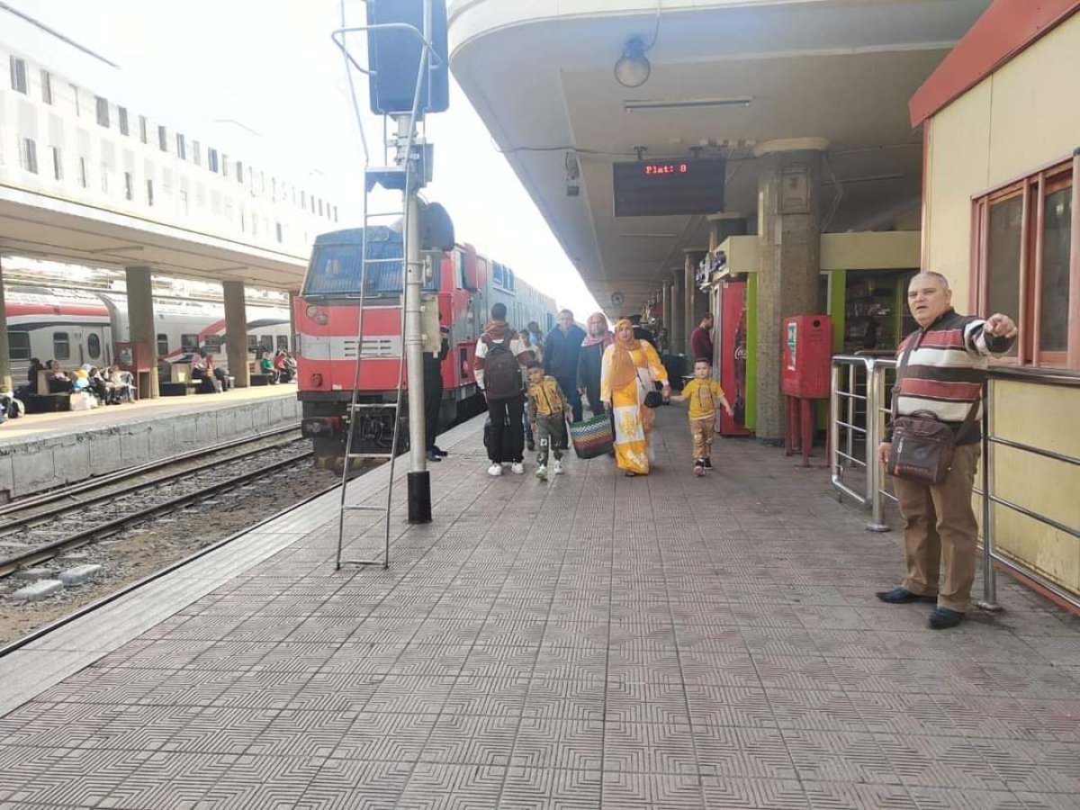 وزير النقل يطمئن على انتظام حركة السكك الحديدية  والموانئ والخدمات المقدمة للمواطنين