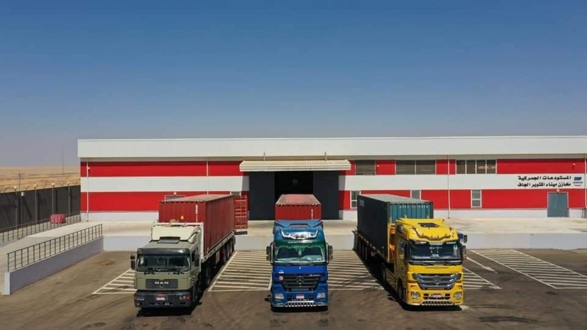الموانىء البرية: ميناء أكتوبر الجاف سهل حركة الواردات والصادرات القادمة والمتجهة من وإلى الموانئ البحرية