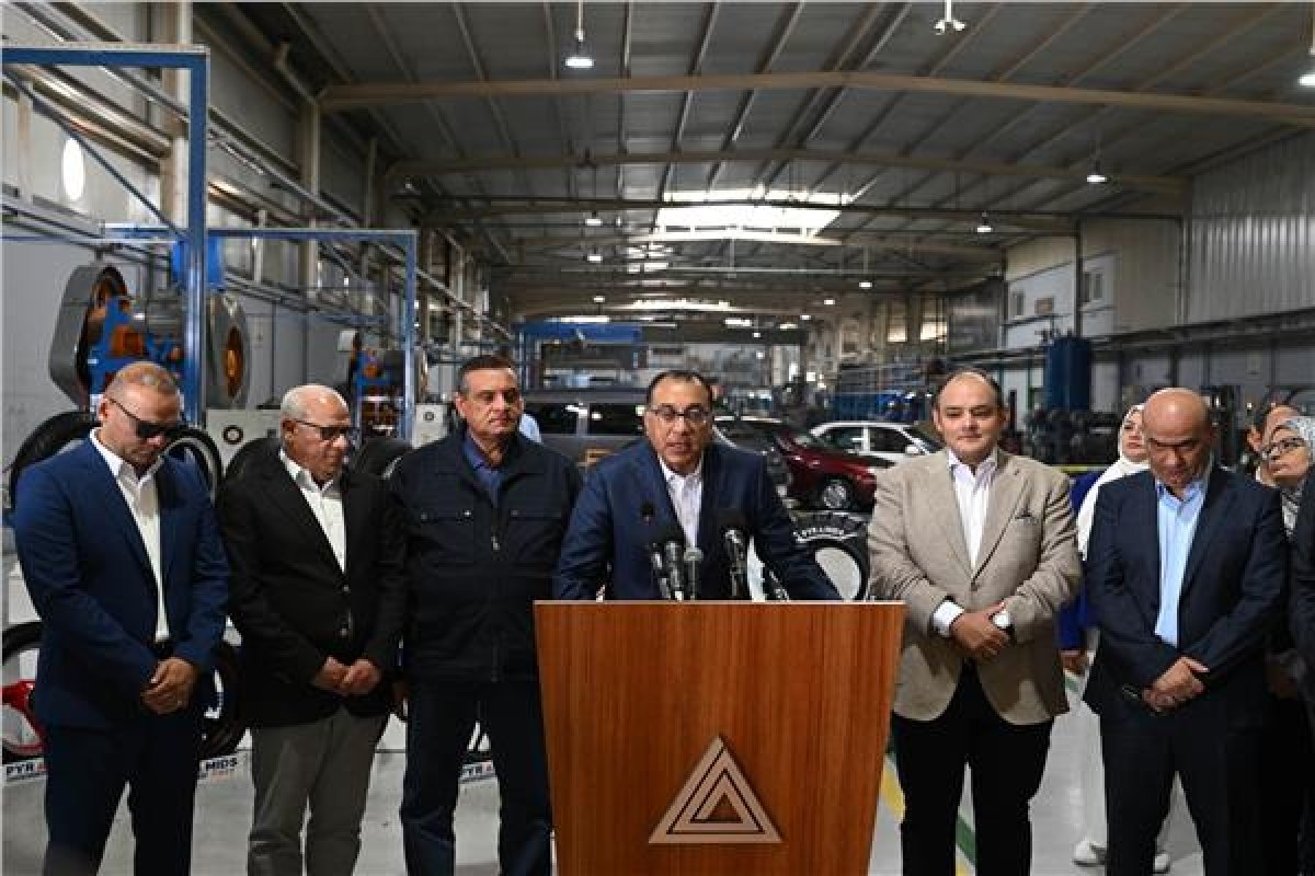 رئيس الوزراء من بورسعيد: مكتبي مفتوح لأي مستثمر جاد