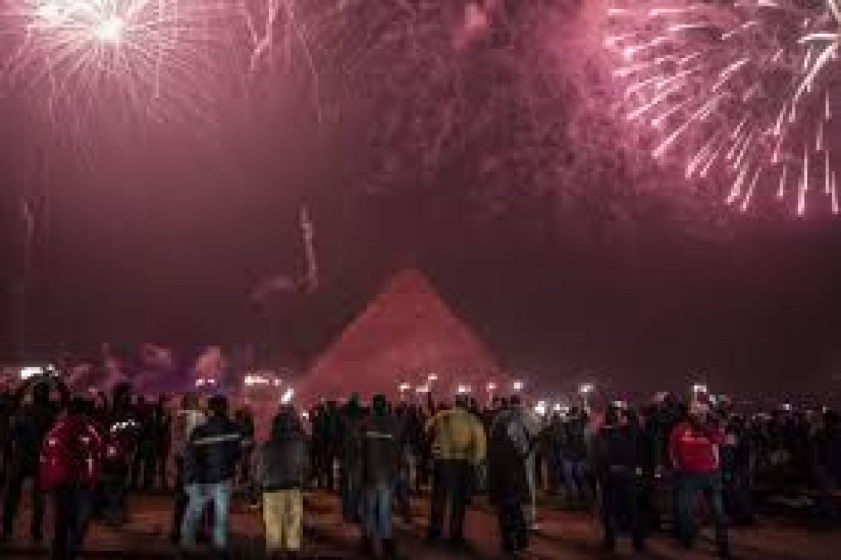 رئيس الوزراء: التعامل بحسم مع أي محاولة لإقامة احتفالات بمناسبة رأس السنة 