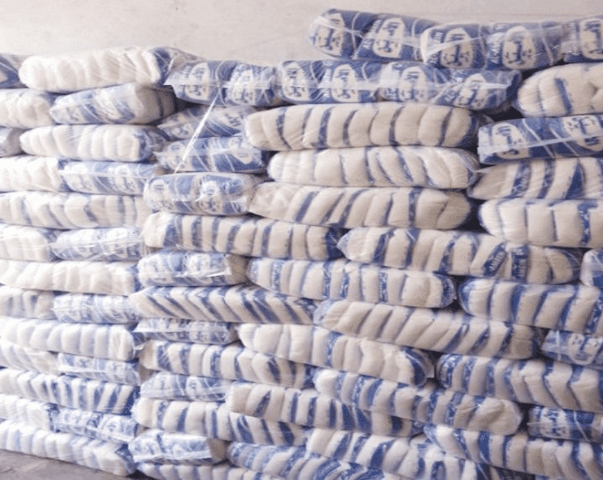 السلع التموينية تتعاقد على 200 ألف طن سكر خام