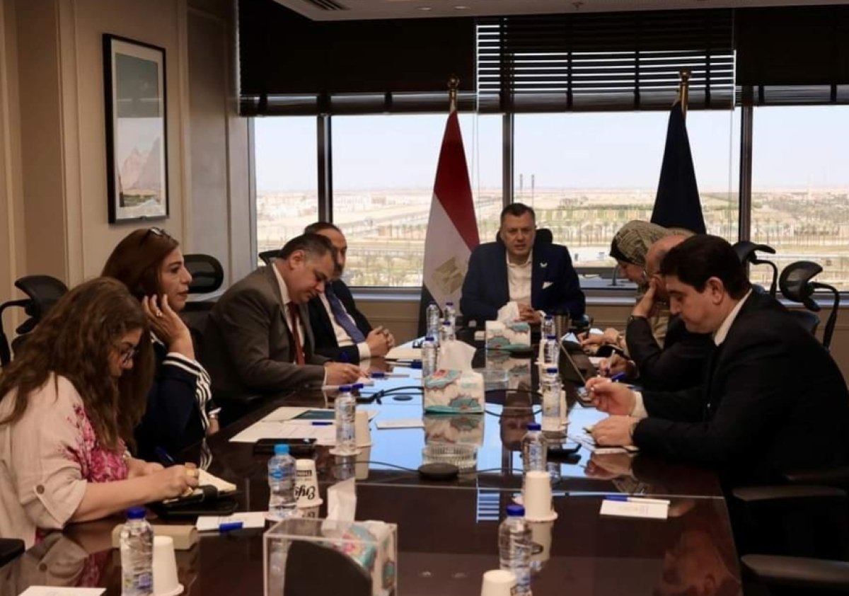 السياحة تستعرض التصميم المبدئي للشعار المرتقب منحه للكيانات المُرخصة