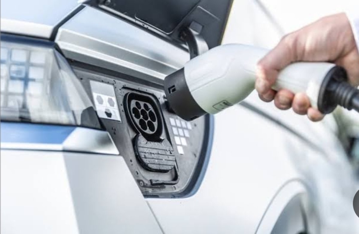 10 دقائق شحن.. تطوير بطارية تشغّل سيارة كهربائية لمسافة 600 كيلومتر