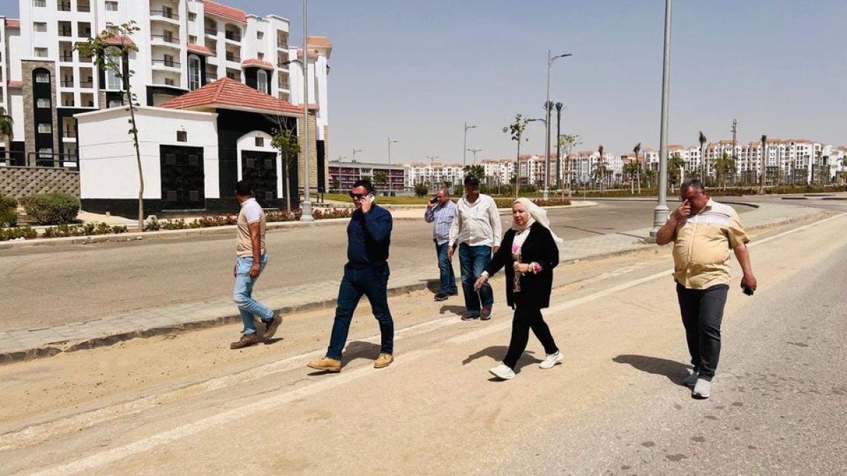 رئيس جهاز العاصمة الإدارية يجتمع بممثلي الشركات المنفذة لحي "جاردن سيتي الجديدة"