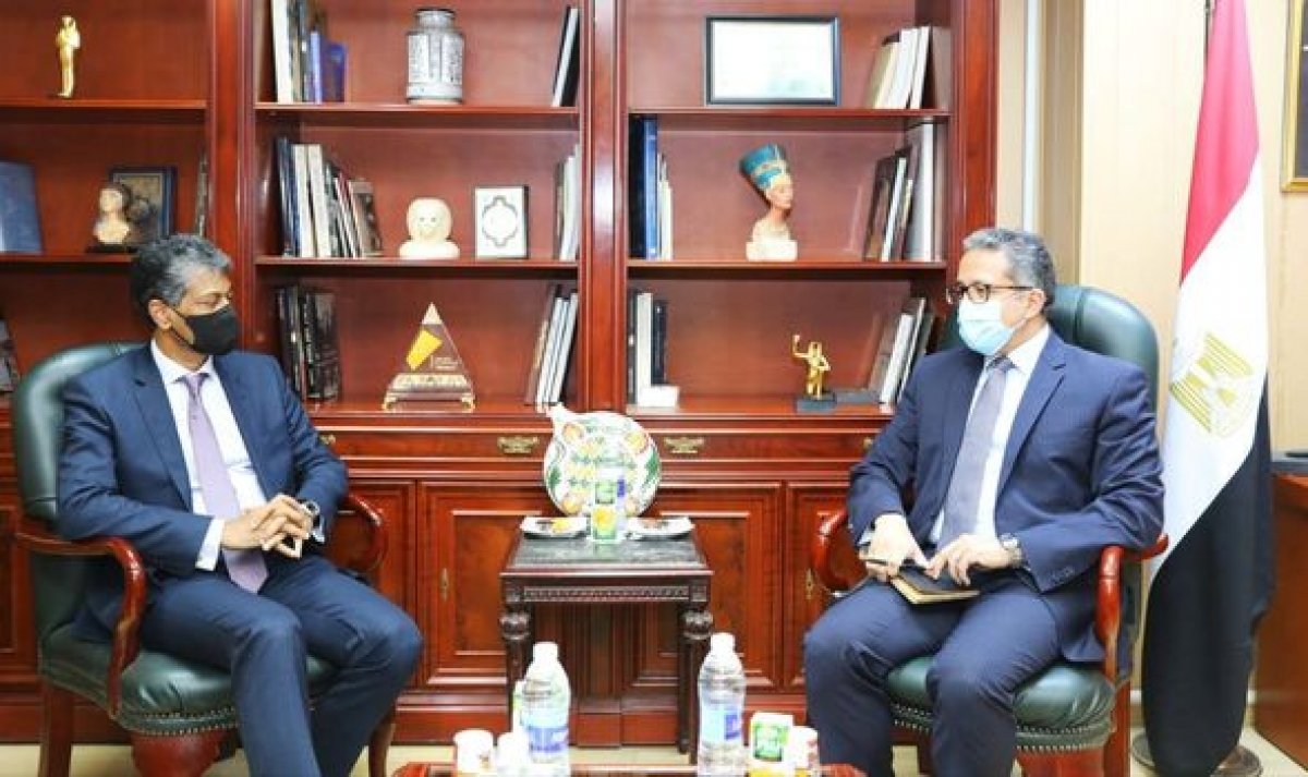 "العناني" يناقش مع رئيس شركة "ماريوت" العالمية  إقامة فنادق 3 و 4 نجوم بالمدن السياحية الجديدة