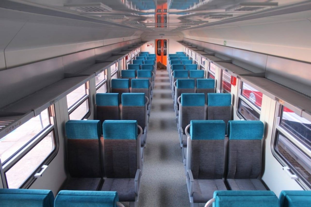 وزير النقل يعلن وصول 19 عربة سكة حديد جديدة للركاب إلى ميناء الإسكندرية