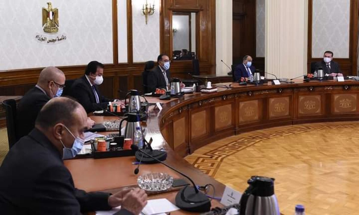 رئيس الوزراء يستعرض دور الجامعات ونقابة المهندسين في تطبيق منظومة الاشتراطات البنائية الجديدة